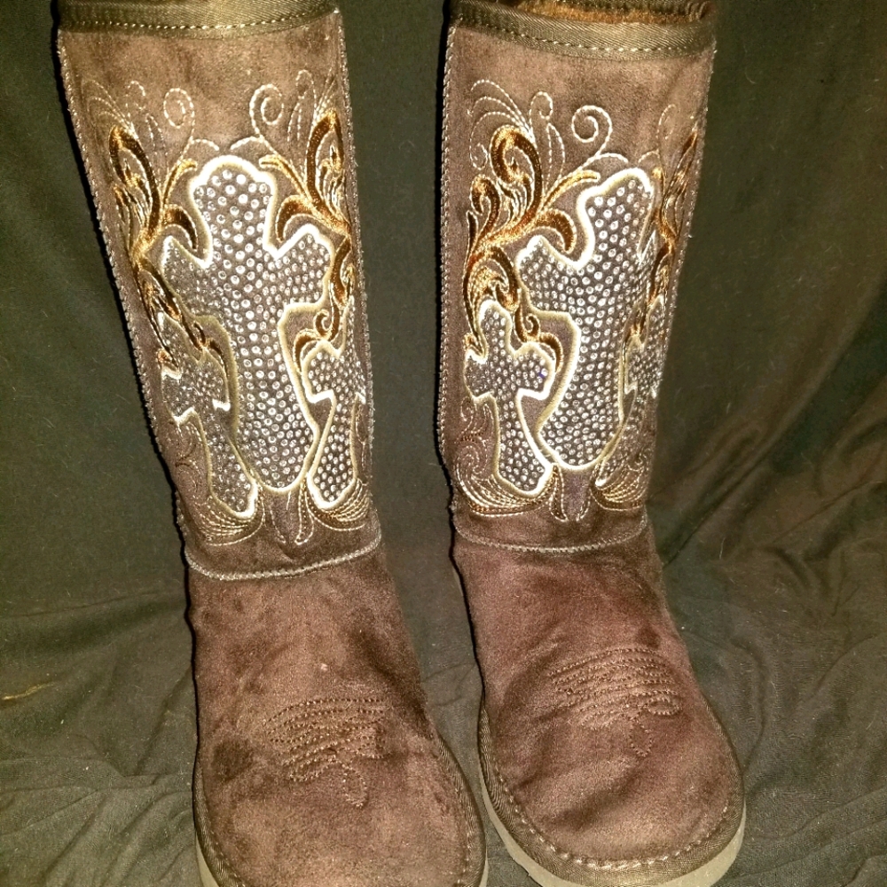 Montana West Winter Boot with cross design
